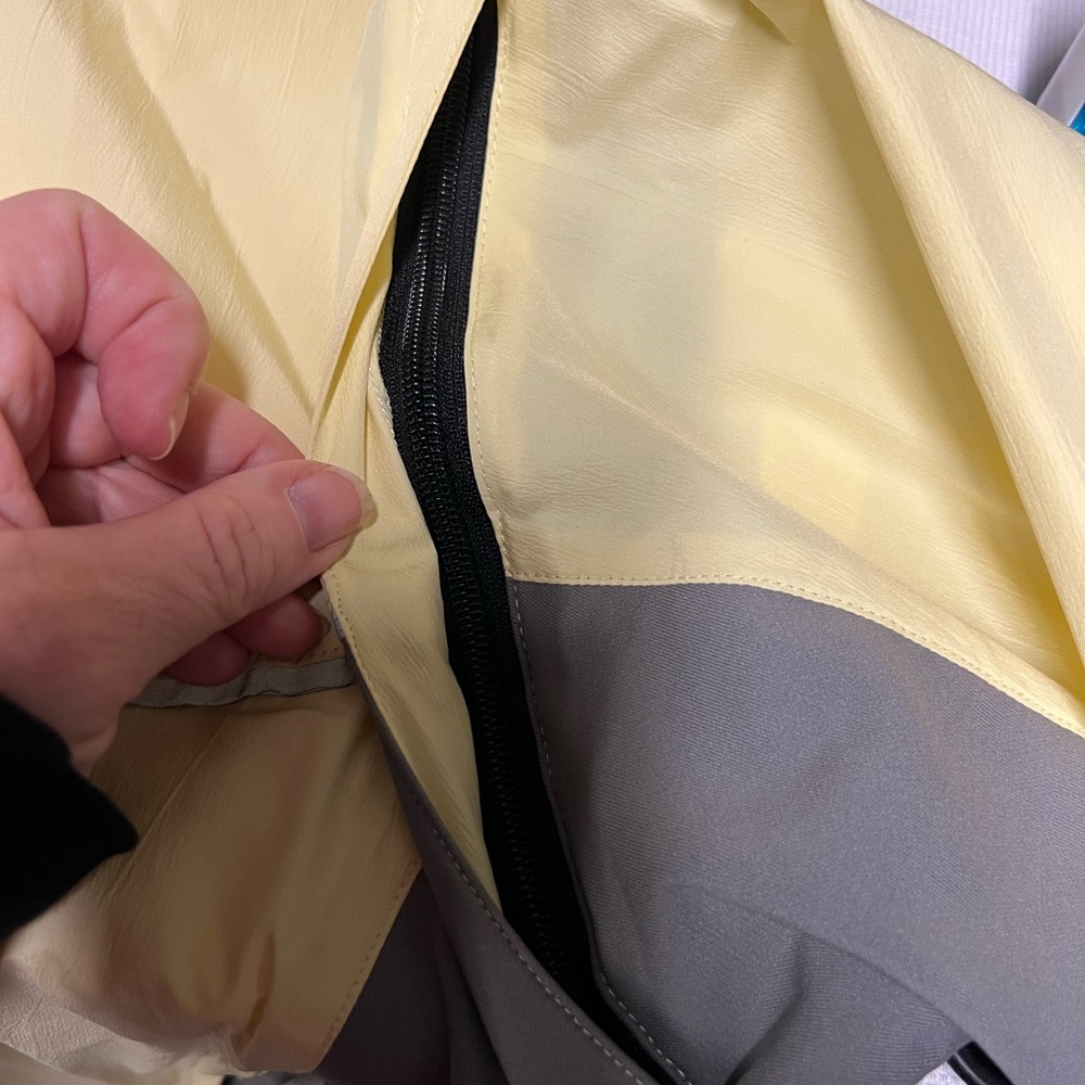 Brooks Running Jacket - image 6